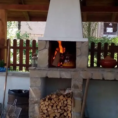 дядовата къща