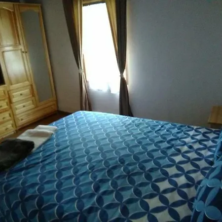 дядовата къща