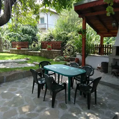 Casa de hóspedes дядовата къща Tryavna