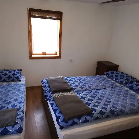 дядовата къща *